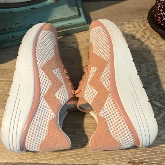 STUART WEITZMAN Hartlee Knit Platform Sneakers - Picture 5 of 11